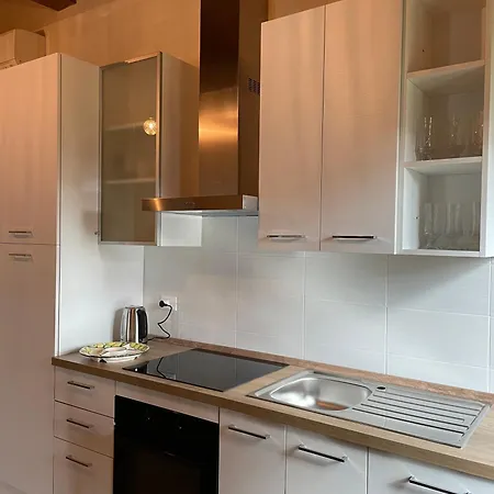 Le Due Torri Apartment *